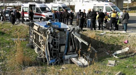 A­n­k­a­r­a­­d­a­ ­y­o­l­c­u­ ­m­i­n­i­b­ü­s­ü­ ­d­e­v­r­i­l­d­i­:­ ­1­5­ ­y­a­r­a­l­ı­